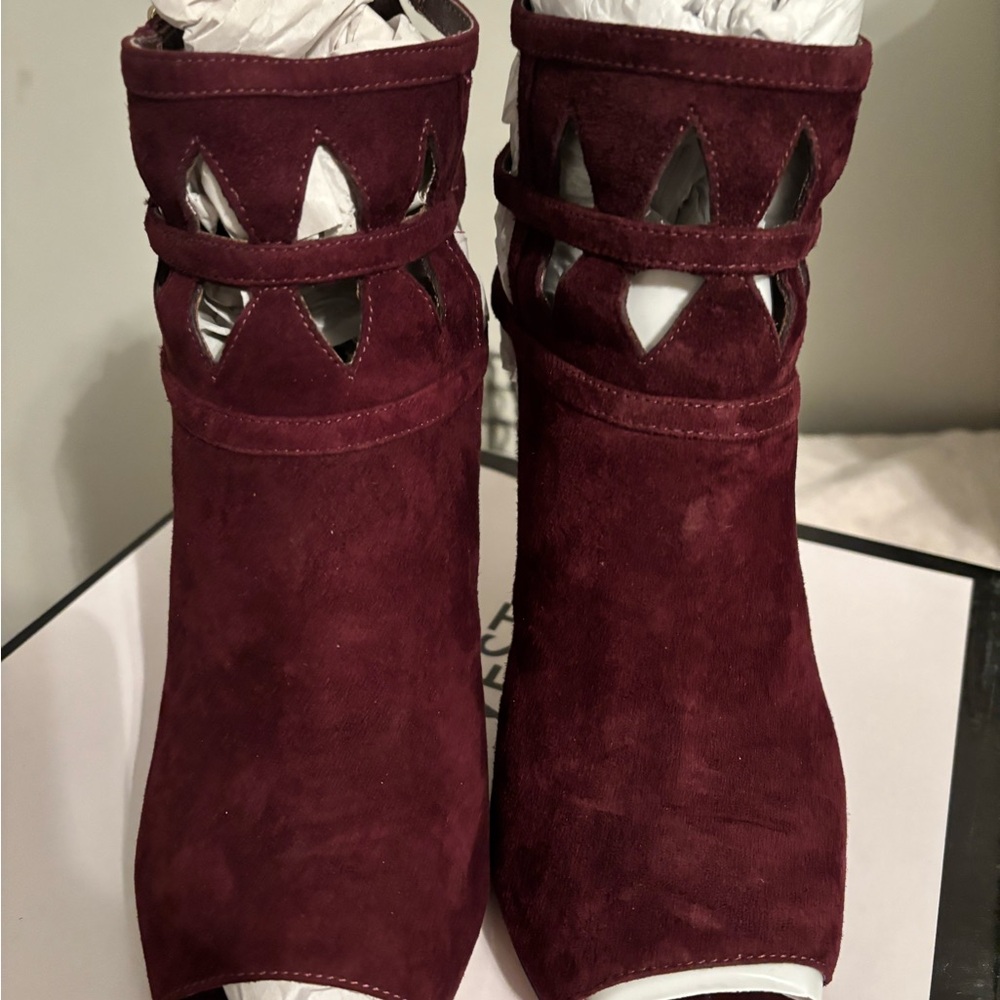 Wine bootie with laser cut around ankle